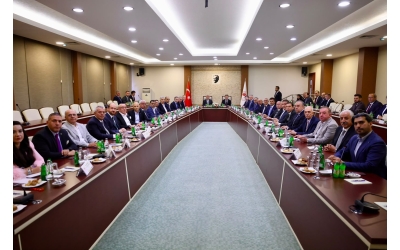 Ticaret Bakanı Ömer Bolat ile Tarım ve Orman Bakanı İbrahim Yumaklı, TMO'da gerçekleştirilen Hububat Sektörü İstişare Toplantısı'nda üretim, piyasa koşulları, alım faaliyetleri ve sektör paydaşlarının beklentilerini değerlendirdi. 