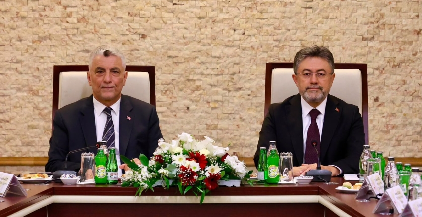 Ticaret Bakanı Ömer Bolat ile Tarım ve Orman Bakanı İbrahim Yumaklı, TMO'da gerçekleştirilen Hububat Sektörü İstişare Toplantısı'nda üretim, piyasa koşulları, alım faaliyetleri ve sektör paydaşlarının beklentilerini değerlendirdi..